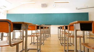 北九州市“小学校クラスター”で「やはり9月入学」となるか? 学びの遅れ取り戻すため夏冬休み削減、土曜・7時間授業も