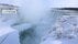 歴史的寒波で北米ナイアガラの滝は氷の柱に　東欧でも海や川が凍結……