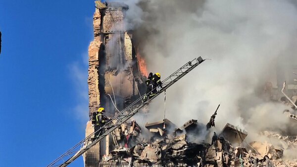 ウクライナ北東部ハルキウや西部テルノピリ州などにロシア軍が大規模攻撃　少なくとも19人死亡｜FNNプライムオンライン