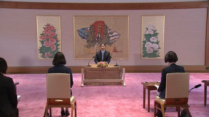 誕生日を前に記者会見に臨まれる陛下(21日 皇居・宮殿)