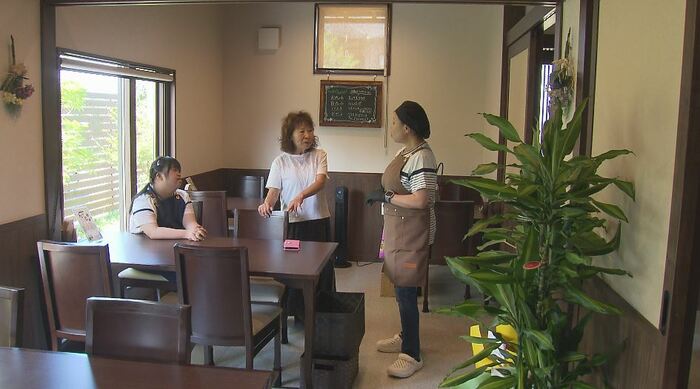 右から米山さん、山岸さん、凛さん