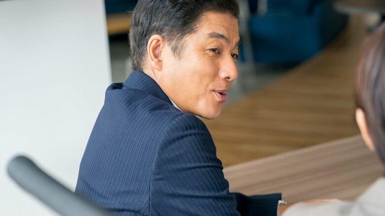 昔の栄光や人脈を自慢する人の背景には「劣等感」がある?“自慢しい”に振り回されないための対処法|FNNプライムオンライン