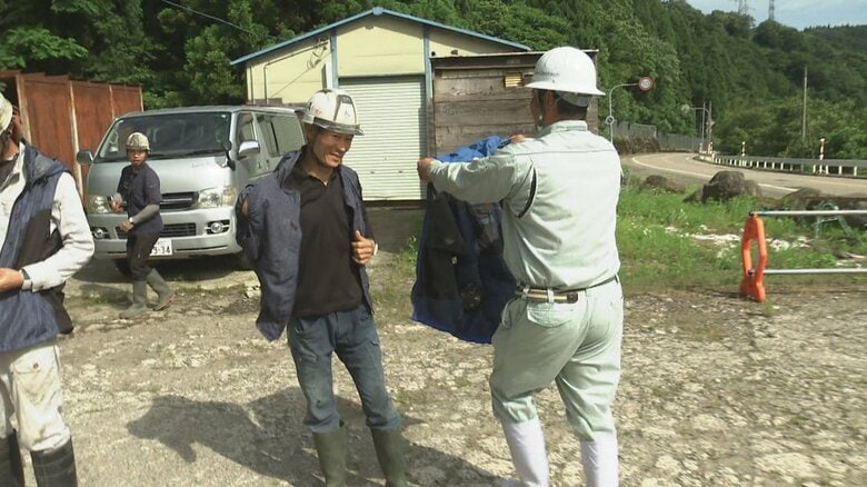熱中症対策が企業の義務に！厳しい暑さの建設現場で命を守る知恵と最新設備｜FNNプライムオンライン