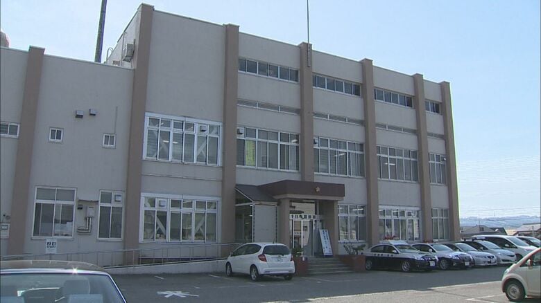 無免許運転で追突事故…50代女性が負傷するもその場から逃走　無免許運転過失致傷の29歳男と犯人隠避で交際相手の29歳女を逮捕　新潟・十日町市｜FNNプライムオンライン