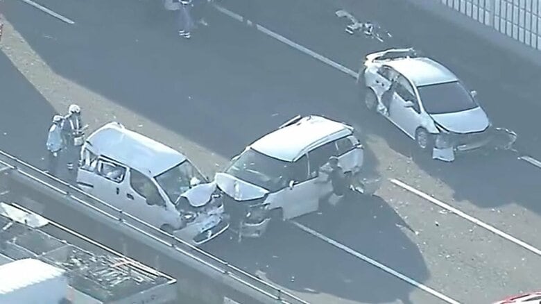 【速報】伊勢湾岸道で複数の車が絡む多重事故「渋滞中に大型トラックが追突した」などと通報 複数のケガ人か｜FNNプライムオンライン