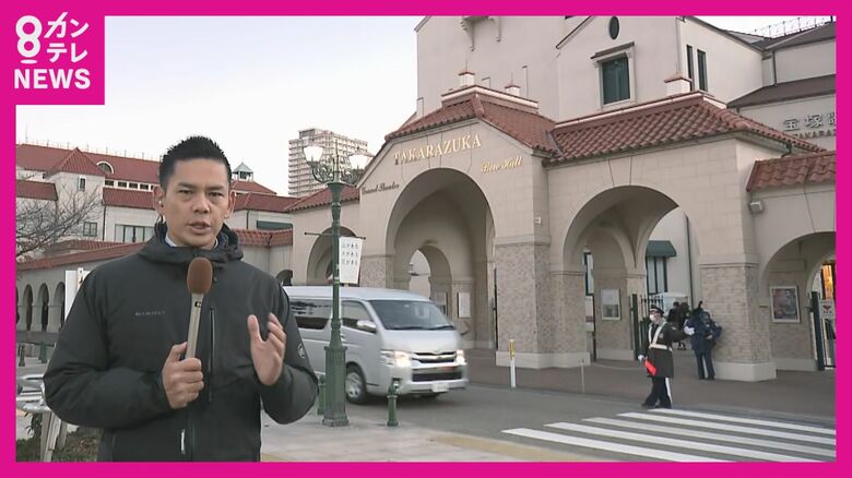 宝塚歌劇団2カ月ぶりに公演再開　劇団の対応にファンからは「残念」の声　公演前に謝罪の一幕も【兵庫発】｜FNNプライムオンライン