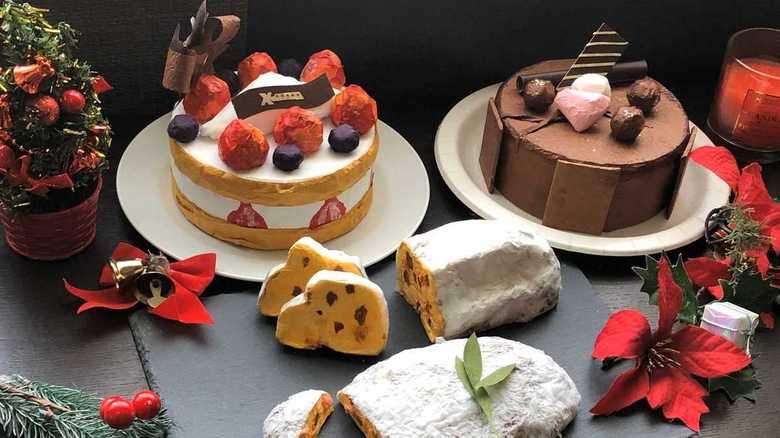季節物の作品を作ることもしばしば。このスイーツたちも紙製