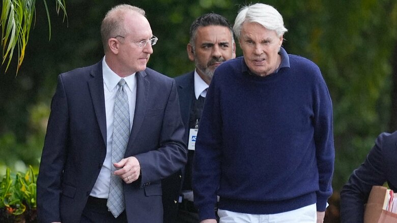 元CEOマイケル・ジェフリーズ被告