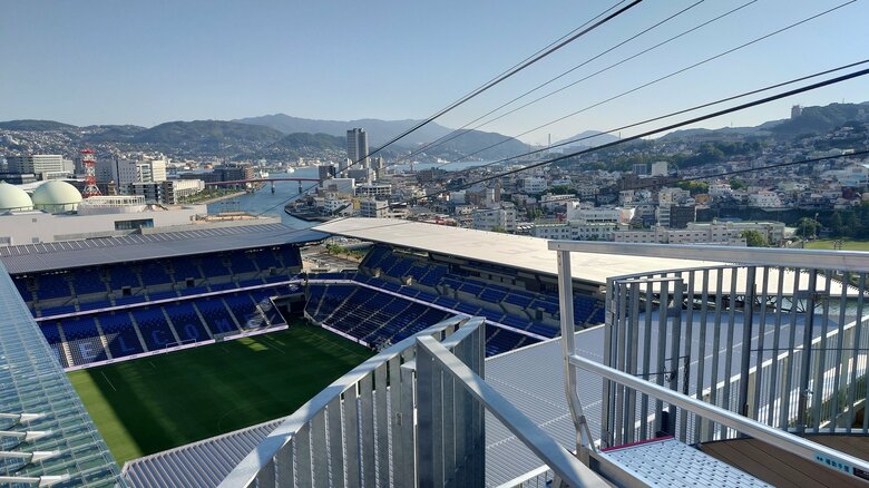 目線の先に広がるのは長崎港だ