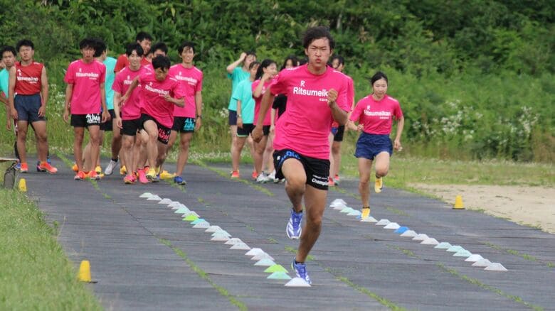 立命館慶祥高校陸上競技部の練習の様子