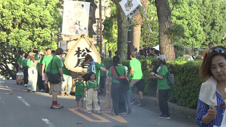 親戚や職人たちで船を流した