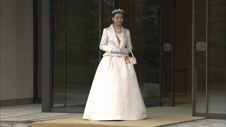 平成26（2014）年12月29日午後　ローブデコルテ姿の佳子さま