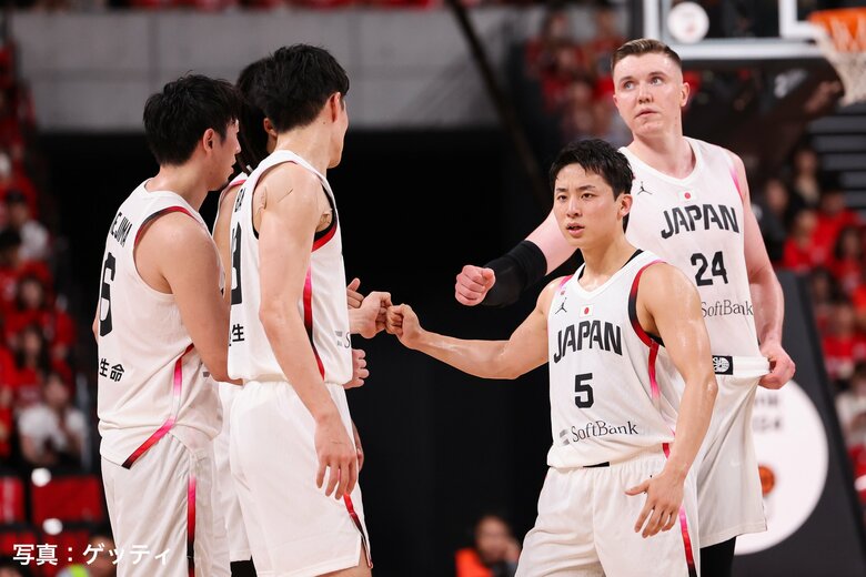 韓国戦での河村勇輝ら日本代表選手（5日、東京・有明アリーナ）