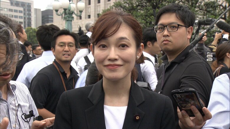 「さや」の名義で選挙戦を戦い当選した塩入清香議員