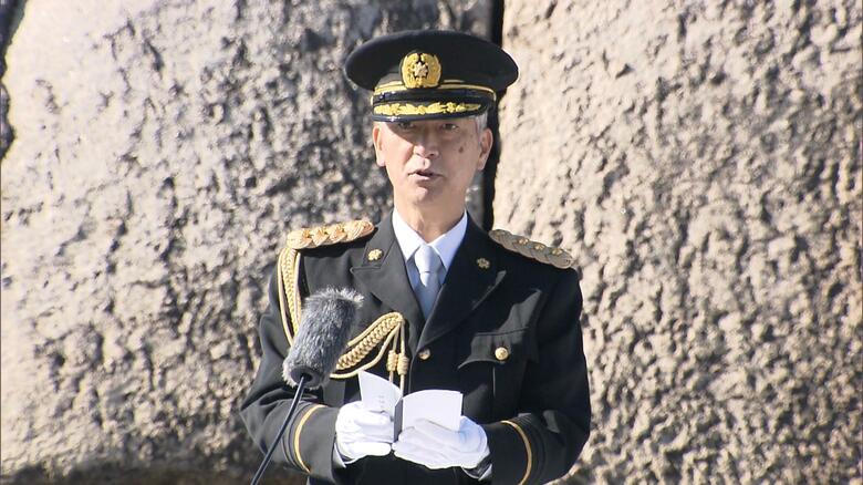 挨拶する直江利克皇宮警察本部長