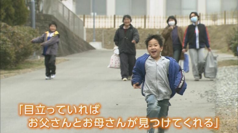 避難所で明るく振る舞う晴翔さん（当時6歳）