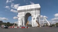 凱旋門をラッピング 遺志を継いで実現 フランス・パリ