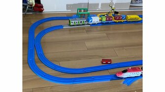 4歳男児が考えた 模型列車 の影絵にノスタルジーを感じる 遊びのきっかけを父親に聞いた