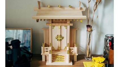 6歳男児が「神棚」に一目惚れ!? 小遣いで購入してヘラクレスオオカブトを“ご神体”に…父親に経緯を聞いた