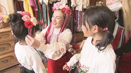 伝統衣装やグルメ等をウクライナ人スタッフが紹介 愛知・リトルワールド