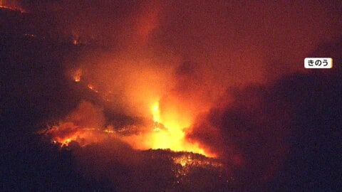 岩手山林火災は延焼続く　煙の影響でヘリの消火活動難航　住宅近くまで炎迫る　火の勢い強い吉里吉里地区では夜間も消火と警戒　