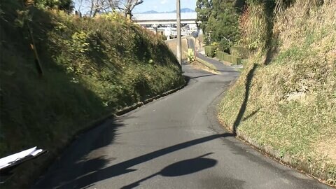 【速報】登校中の小学生の列に車 5人軽傷 車は逃走 静岡・菊川市