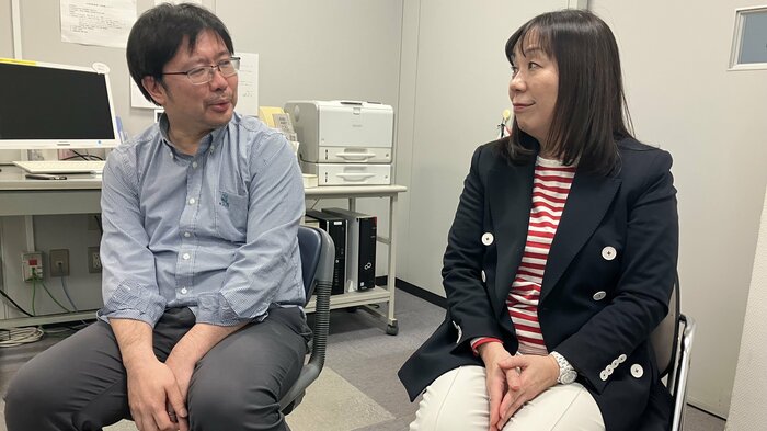 「ギャンブル依存症は治る」と話す(左から)常岡さん、田中さん