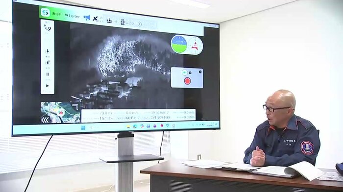 ドローンで撮影された映像・火や熱源のある場所が白く表示される