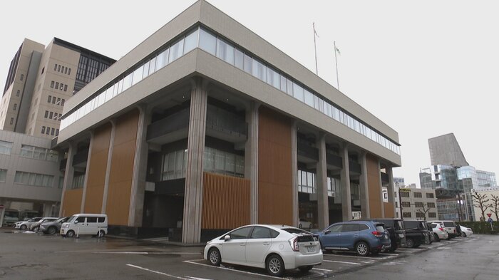 富山県議会議事堂