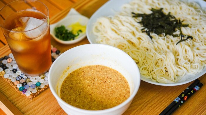 冷やし麺や冷たい飲み物のとりすぎは夏バテを招きやすい（画像はイメージ）