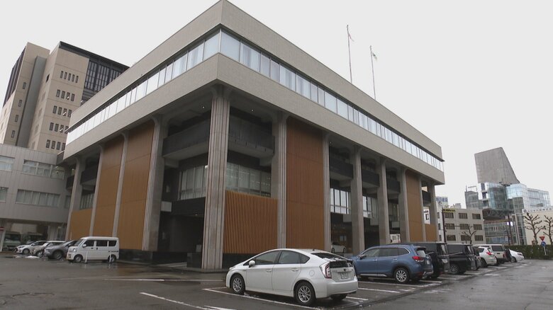 富山県議会議事堂