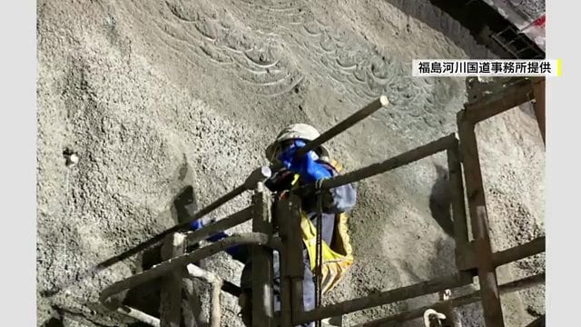 トンネル掘削中に巨大な岩が出現（画像提供：福島河川国道事務所）