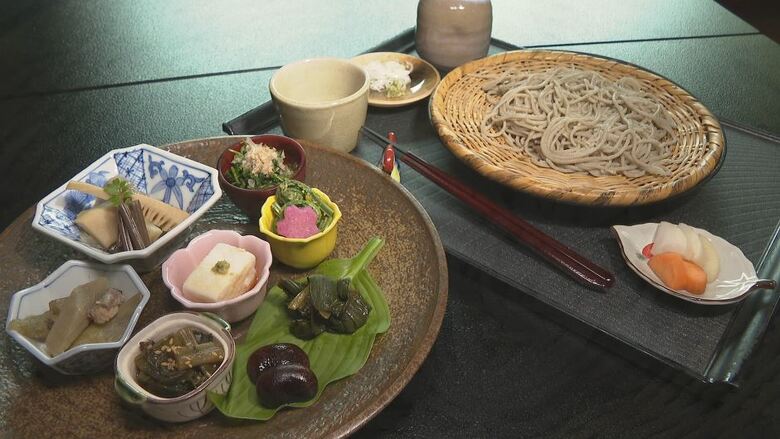 季節のそば御膳（2200円）