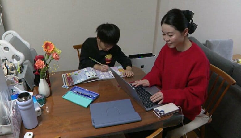 仙台市在住の島望さん　在宅の仕事が多いため、日中も電力を消費せざるを得ない