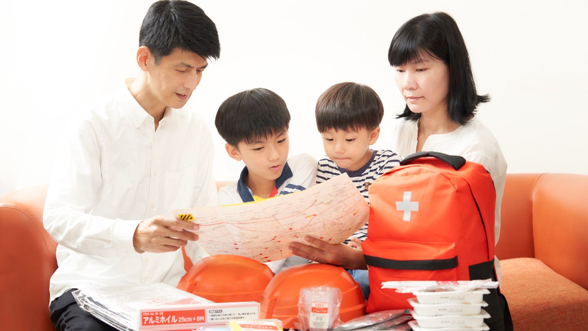 共働きで帰宅困難者になったら子供のお迎えはどうする？「どちらか一人」は安全な場所で待機してほしい理由