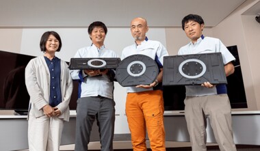 地震による大画面テレビの転倒を防止せよ!~ビエラの転倒防止スタンドの開発~