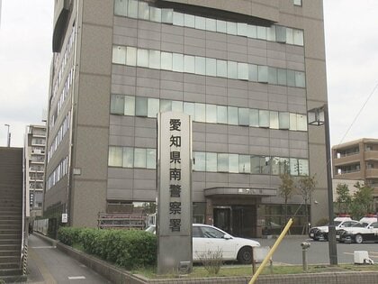 市営住宅の敷地内にうつ伏せで倒れていた男性が死亡 60歳から80歳位で所持品なし 事故と事件の両面で捜査