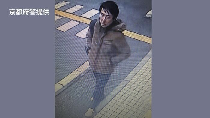 公開手配された夫婦の50代の親族(防犯カメラ映像)