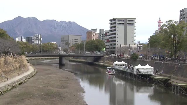 桜島を臨む川床グルメ、冬の甲突川が話題に