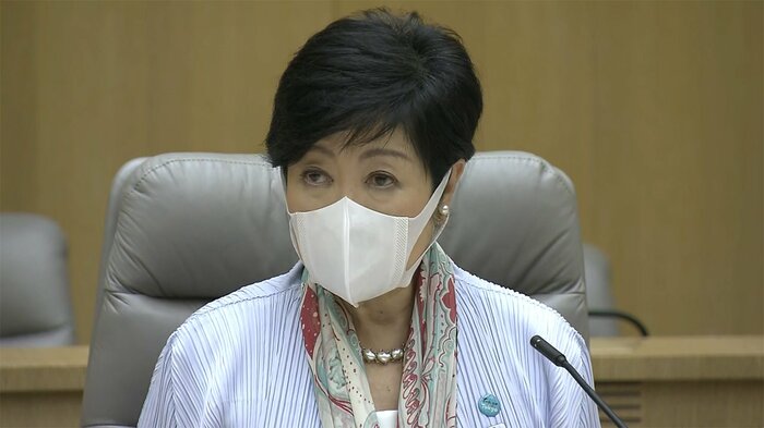 東京都の専門家会議に出席する小池知事(午後3時前 都庁)