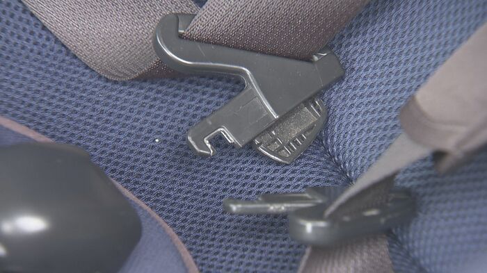 チャイルドシートの金具も高温になる可能性がある