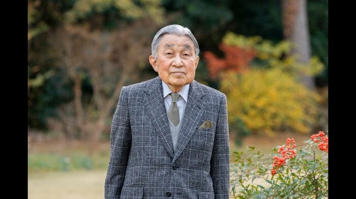 12月8日にお住まいの仙洞御所で　宮内庁提供