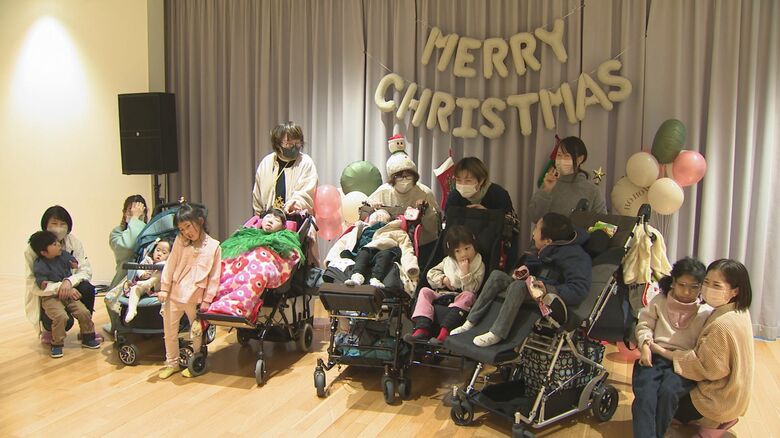「自分のことだけ考え」心と体をほぐす　医療的ケア児のママを癒すクリスマス会【石川発】｜FNNプライムオンライン