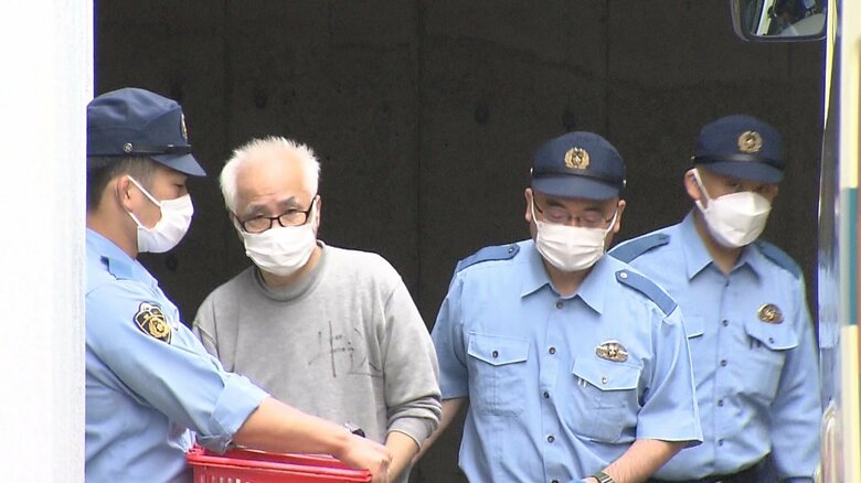 準強制わいせつ容疑で送検された西川明伸容疑者(64)(12日 牛込署)