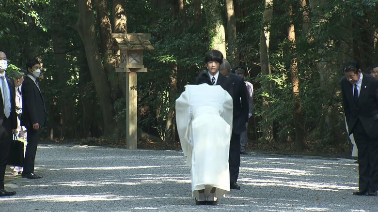 「内宮」に先立ち「外宮」を参拝される悠仁さま（1日午後）