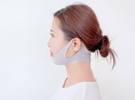 “あごを支える”サポーターが大人気! テレワークの姿勢の悩みを解消…使い方の注意点を聞いた