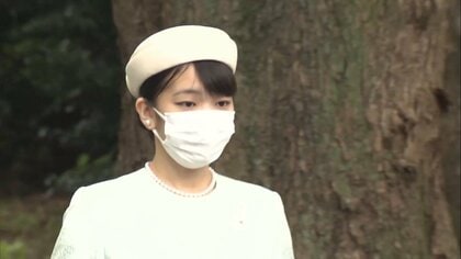 ロングドレス姿の眞子さまが宮中三殿で結婚報告 小室圭さんと3年2カ月ぶり再会の“中身”は…