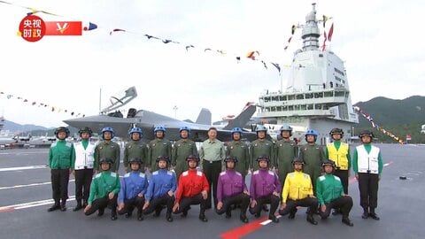 中国の最新空母「福建」正式に就役　“電磁式カタパルト”初採用で艦載機を短時間で加速可能に