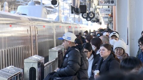 【Uターンラッシュ】新幹線「のぞみ」上りほぼ満席、空の便も国内線の上りピーク、山陽道は立ち往生で一部通行止め続く