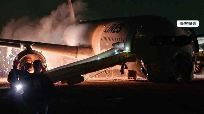 機内から脱出するためのスライダー